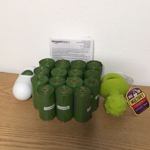 New Bundle Of 270 Doggie 💩 Waste Bags with Leash Clip On Dispenser Lavender